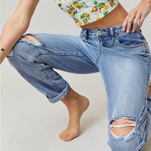 Francesca’s Harper Heritage High Rise Destructed Mom Jeans Sz 28